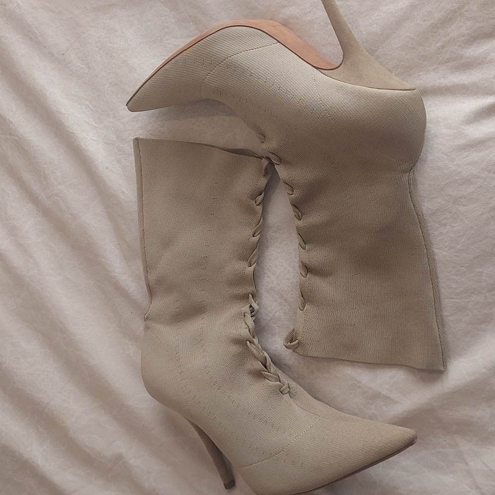 Yeezy olive, lace up rare booties